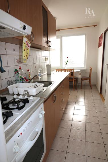 Prenájom 2 - izbového zariadeného bytu Hliny 6