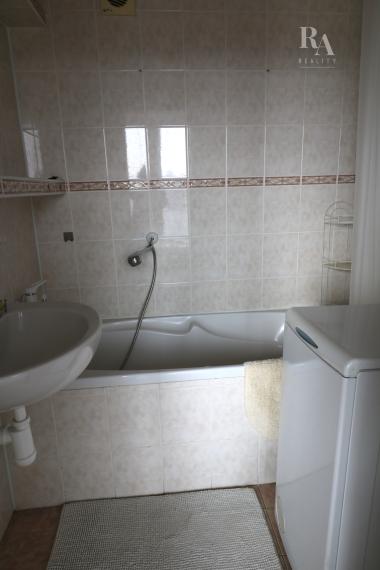 Prenájom 2 - izbového zariadeného bytu Hliny 6