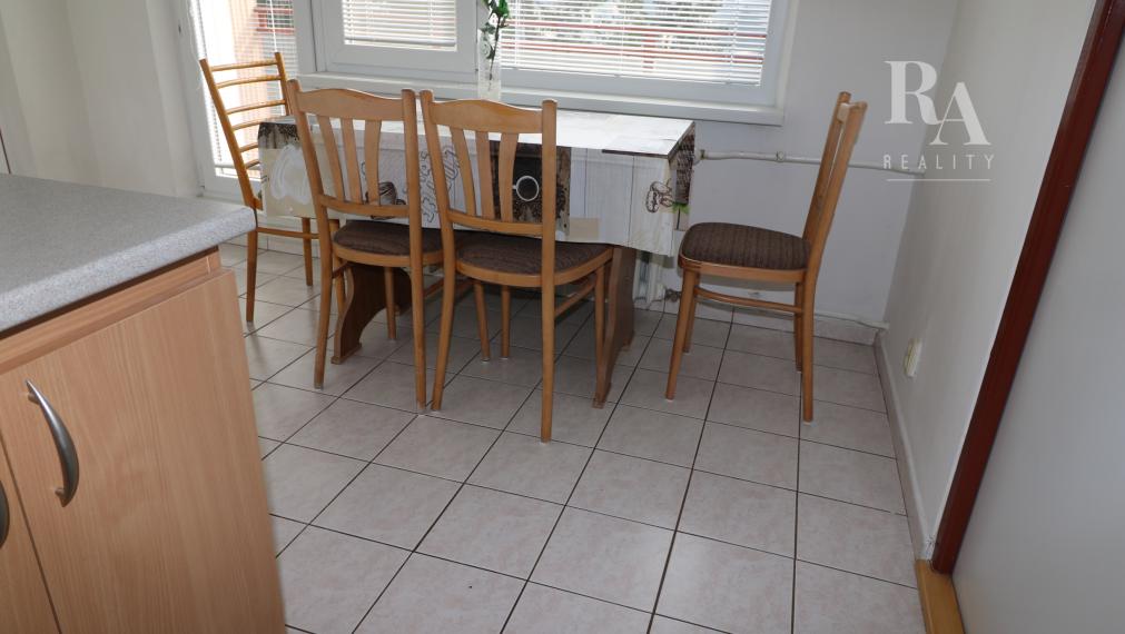 Prenájom 2 - izbového zariadeného bytu Hliny 6