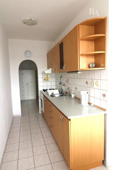 Prenájom 2 - izbového zariadeného bytu Hliny 6