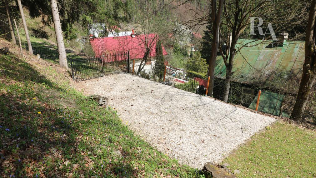 PREDAJ CHATY LIETAVSKÁ SVINNÁ