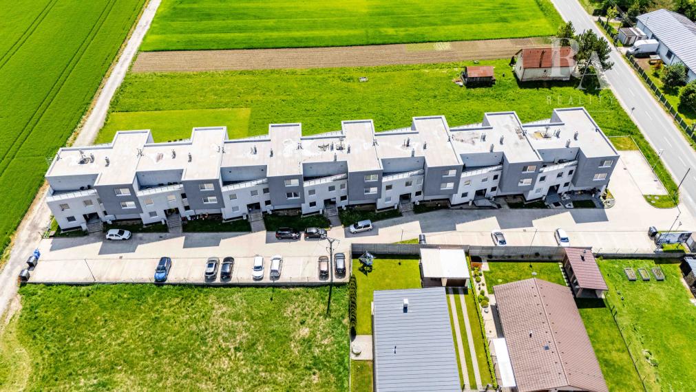REZERVOVANÉ -Predaj 4-izbový byt DOMANIŽA  -130 m2 + terasy 44m2