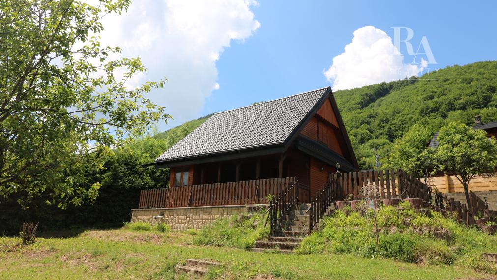 PREDAJ CHATY BELÁ - ZLIEŇ