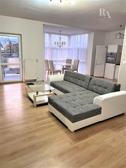 PRENÁJOM 3 - IZBOVÝ BYT S PARKOVANÍM V EURO HOME