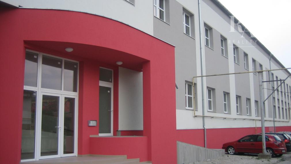 Prenájom 2KK veľkého 2 - izbového bytu Bytčická ulica