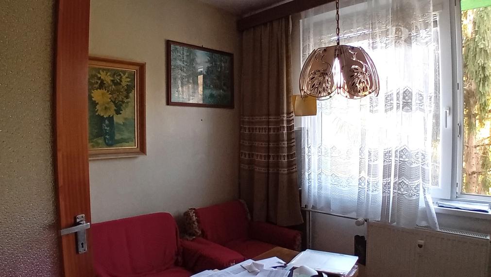 Predaj 4 izbový byt 87m2, pôvodný stav, 1. poschodie, SNP - Trenčianske Teplice