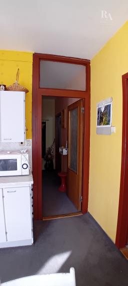 Predaj 4 izbový byt 87m2, pôvodný stav, 1. poschodie, SNP - Trenčianske Teplice