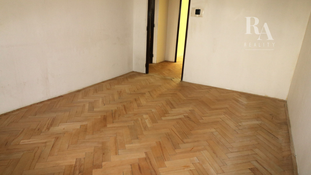 PREDAJ 3 - IZBOVÝ BYT S LOGGIOU A BALKÓNOM NOVÝ BULVÁR