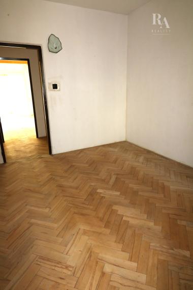 PREDAJ 3 - IZBOVÝ BYT S LOGGIOU A BALKÓNOM NOVÝ BULVÁR