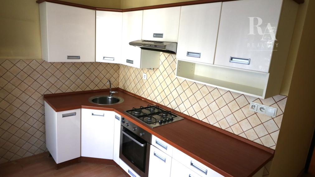 PREDAJ 3 - IZBOVÝ BYT S LOGGIOU A BALKÓNOM NOVÝ BULVÁR