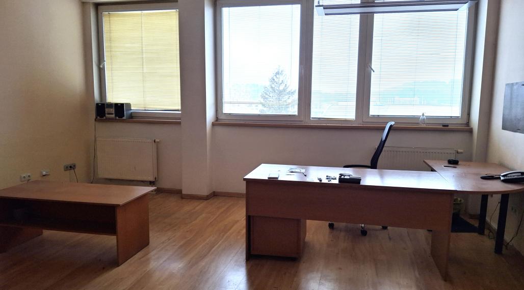 Prenájom 3 kancelárií o výmere 72 m2 Bytčická ulica