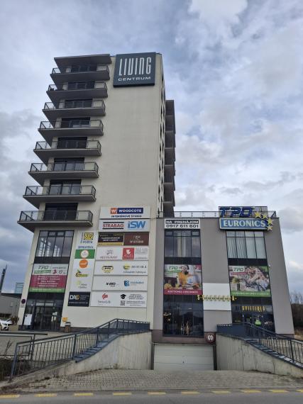 PRENÁJOM OBCHODNÉHO PRIESTORU NA PRÍZEMÍ V LIVING CENTRE