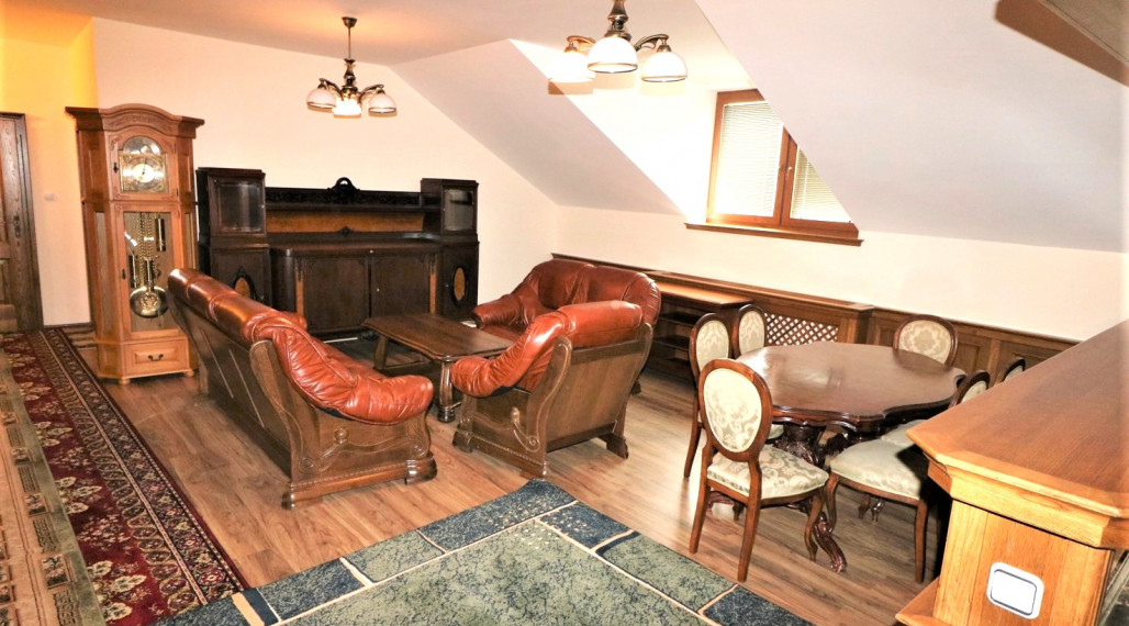 PREDAJ 3 - IZBOVÝ BYT V CENTRE MESTA S PARKOVANÍM