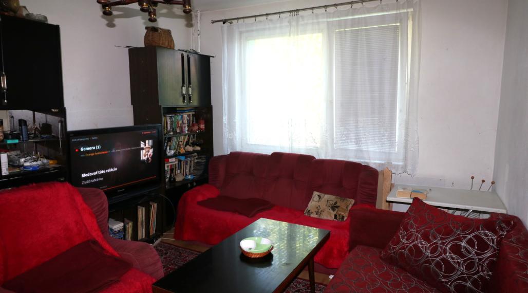 PREDAJ 3 - IZBOVÝ BYT S LOOGIOU A BALKÓNOM VLČINCE