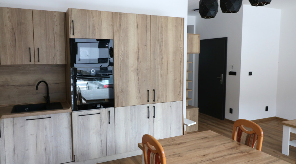 Prenájom 2 - izbový byt Nededza + 2 parkovacie miesta