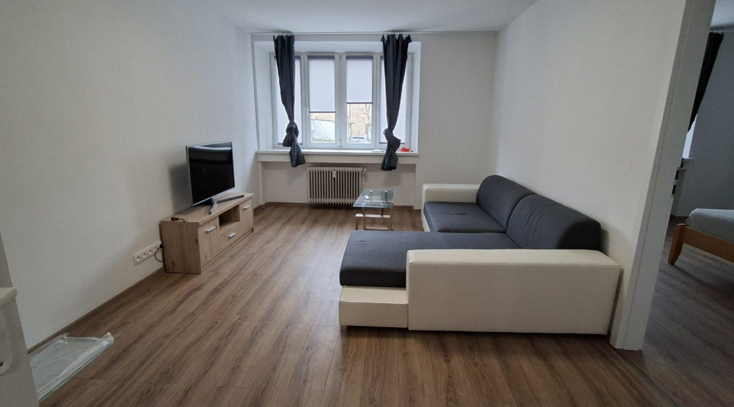 Prenájom 3 - izbového bytu s parkovaním blízko centra mesta