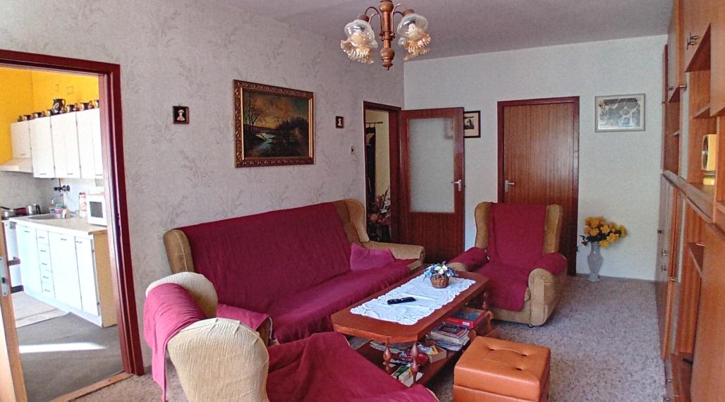 Predaj 4 izbový byt 87m2, pôvodný stav, 1. poschodie, SNP - Trenčianske Teplice
