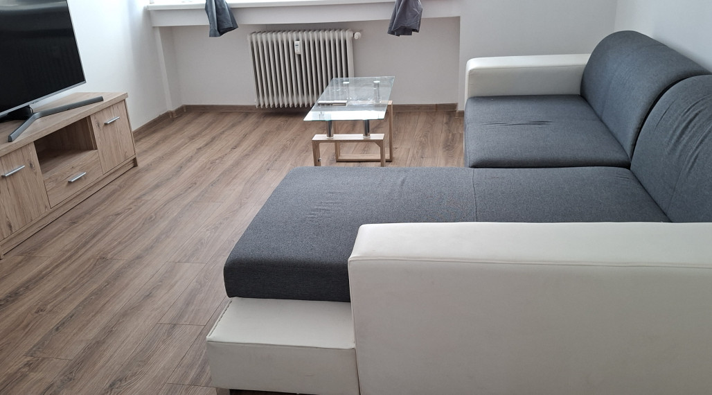 PRENÁJOM 3 - IZBOVÝ ZARIADENÝ BYT BLÍZKE CENTRUM S PARKOVANÍM