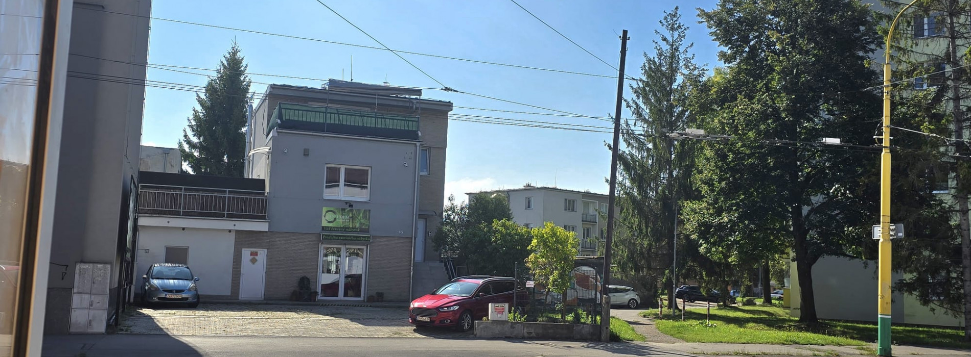 PRIESTOR NA PODNIKANIE + 2 PARKOVACIE MIESTA