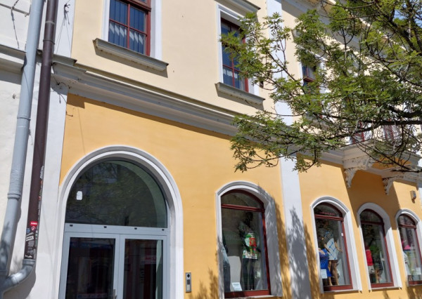 PREDAJ POLYFUNKČNEJ BUDOVY V CENTRE MESTA S PARKOVANÍM