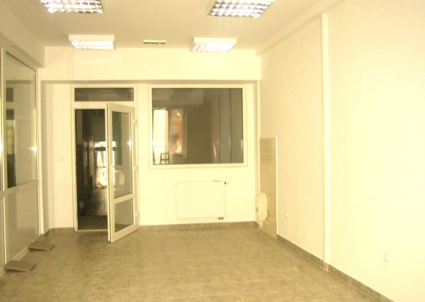 Prenájom obchodno -  kancelárskych priestorov na prízemí centrum mesta