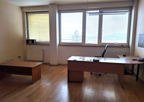 Prenájom 3 kancelárií o výmere 72 m2 Bytčická ulica