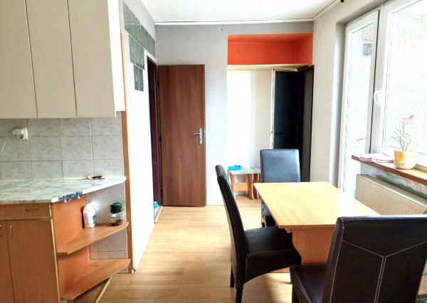 PREDAJ 3 - IZBOVÝ TEHLOVÝ BYT S VLASTNÝM KÚRENÍM BLÍZKO CENTRA MESTA