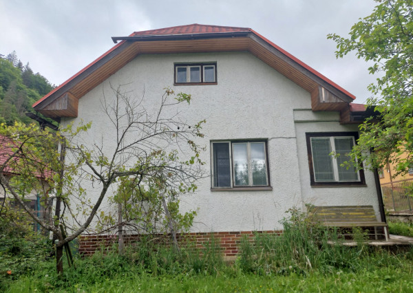 RODINNÝ DOM DIVINKA S POZEMKOM 1260 M2 - REZERVOVANÉ
