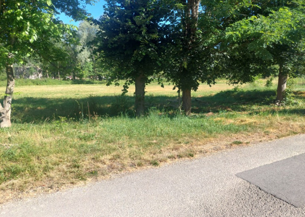 PREDAJ STAVEBNÝ POZEMOK VHODNÝ NA MOBILNÝ DOM + DOHODA