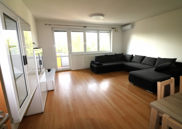 PRENÁJOM 4 - IZBOVÉHO BYTU S PARKOVANÍM HLINY 8