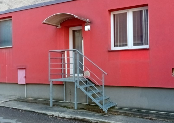 Prenájom skladový priestor 34m2 prízemie Kamenná cesta