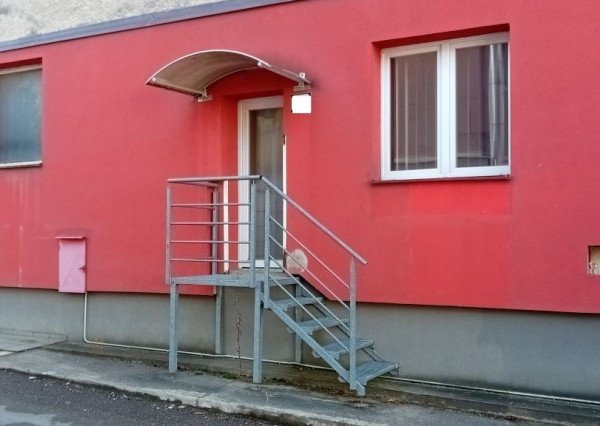 Prenájom skladový priestor 34m2 prízemie Kamenná cesta