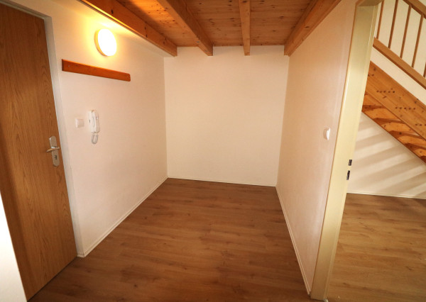 Prenájom veľkého 2 - izbového mezonetového bytu Bytčická ulica