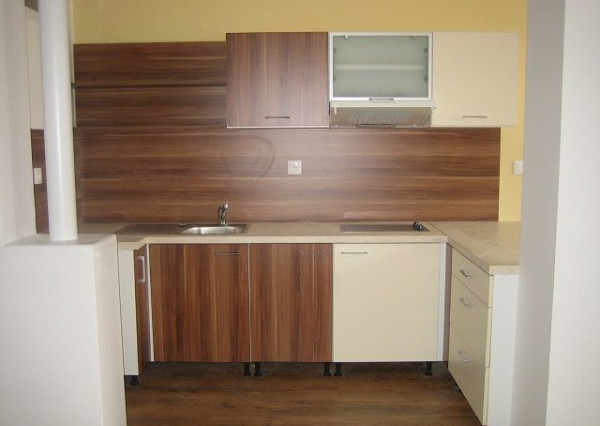 Prenájom veľkého 2 - izbového bytu Bytčická ulica