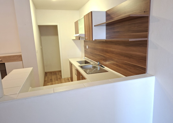 Prenájom 3KK - izbového bytu Bytčická ulica