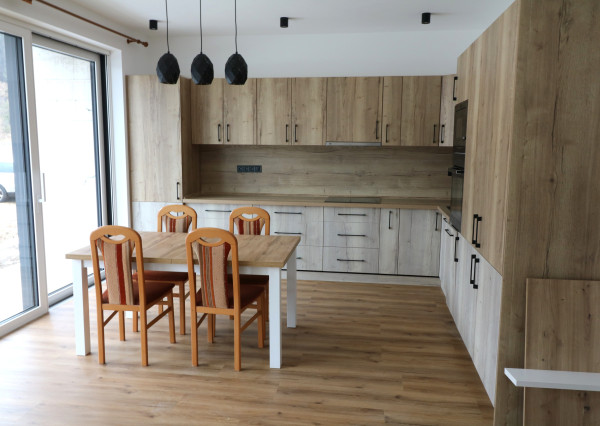 Prenájom 2 - izbový byt Nededza + 2 parkovacie miesta