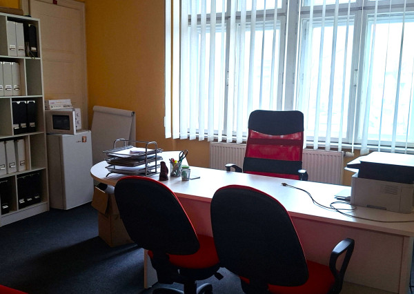 Prenájom kancelárie na prízemí 21 m2 centrum mesta