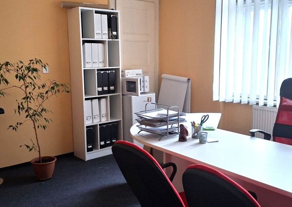 Prenájom kancelárie na prízemí 21 m2 centrum mesta