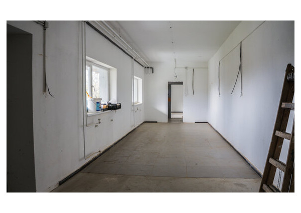 Prenájom skladových priestorov 220 m2 Višňové