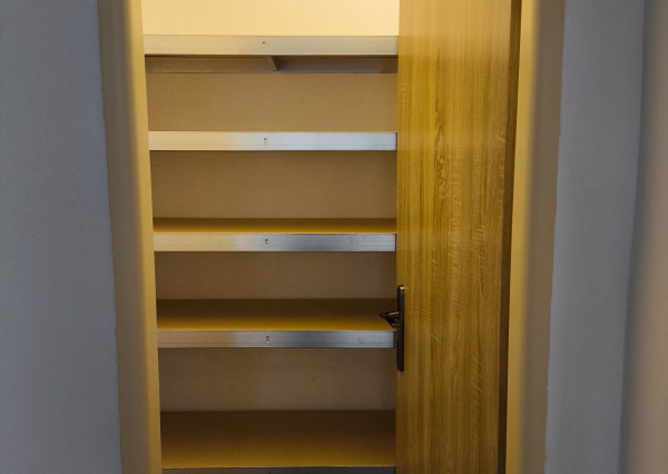 Prenájom -2 izbový byt Dolný Hričov 57m2