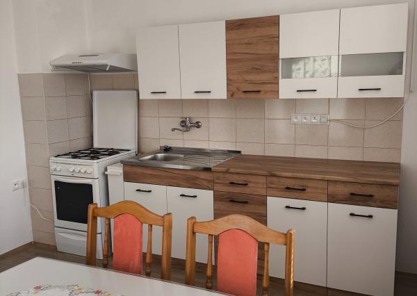 Prenájom -2 izbový byt Dolný Hričov 57m2