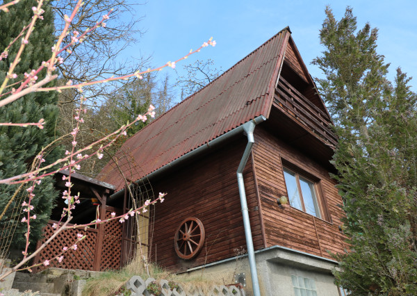 PREDAJ MUROVANEJ ZÁHRADNEJ CHATKY POVAŽSKÝ CHLMEC