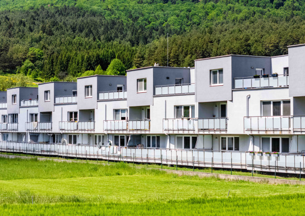 REZERVOVANÉ -Predaj 4-izbový byt DOMANIŽA  -130 m2 + terasy 44m2