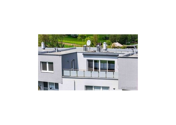 REZERVOVANÉ -Predaj 4-izbový byt DOMANIŽA  -130 m2 + terasy 44m2