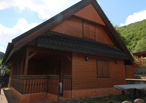 PREDAJ CHATY BELÁ - ZLIEŇ