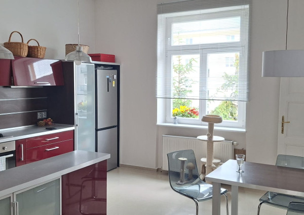 PREDAJ VEĽKÝ 2,5 IZBOVÝ STAROMESTSKÝ BYT CENTRUM MESTA