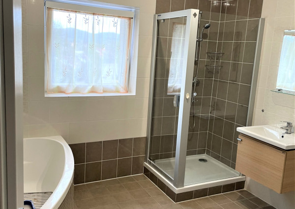 PRENÁJOM 3 - IZBOVÝ BYT S PARKOVANÍM V EURO HOME