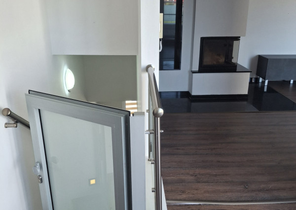 Predaj 4-izbový byt DOMANIŽA  -130 m2 + terasy 44m2