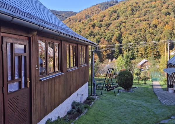 PREDAJ RODINNÝ DOM  + Hospodárska budova ŠTIAVNIK 1500 M2 pozemok