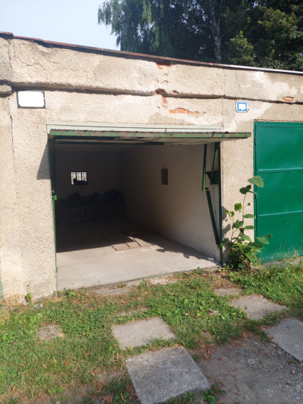 Predaj garáže s pozemkom staré mesto - fotografia 1